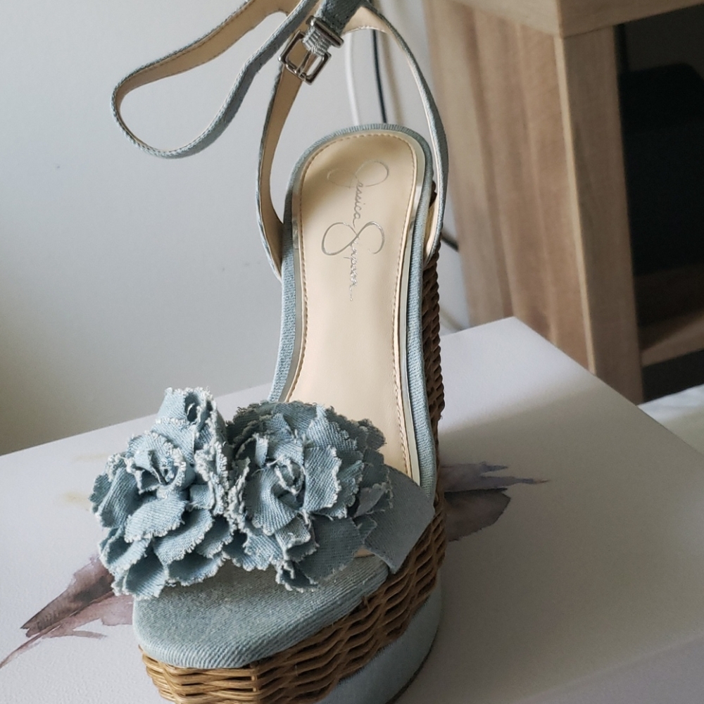 Shoes - Picture 2 of 4